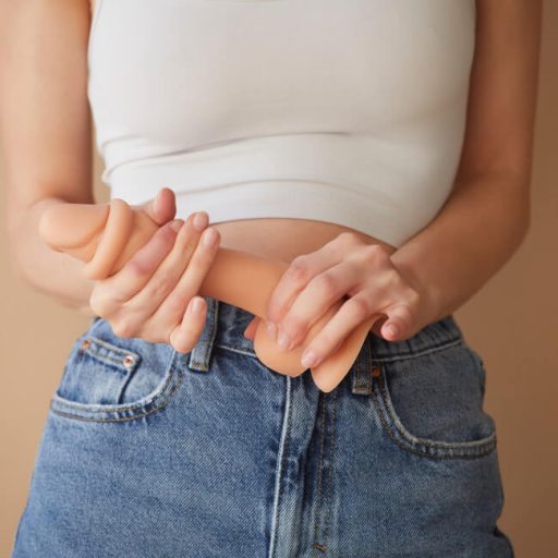 Strap-on-me M - kétrétegű, talpas, élethű dildó natúr