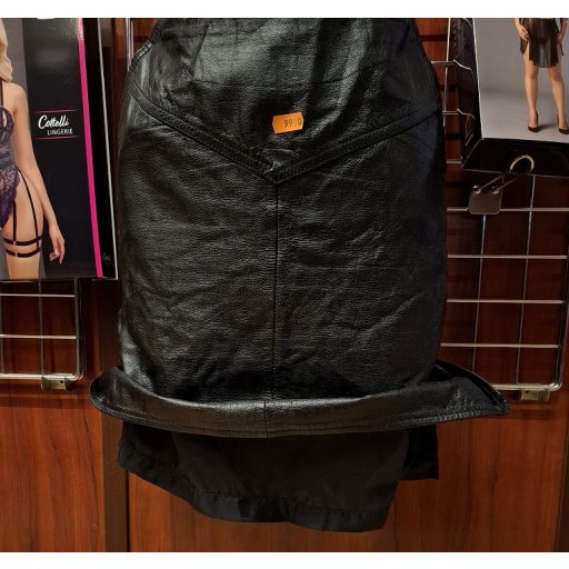 Fekete műbőr szoknya